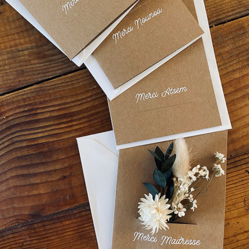 carte fleurs séchées personnalisée maitresse fin d'année